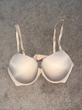 PINK Victoria's Secret Smooth Nude Bra - Light Beige - NWT